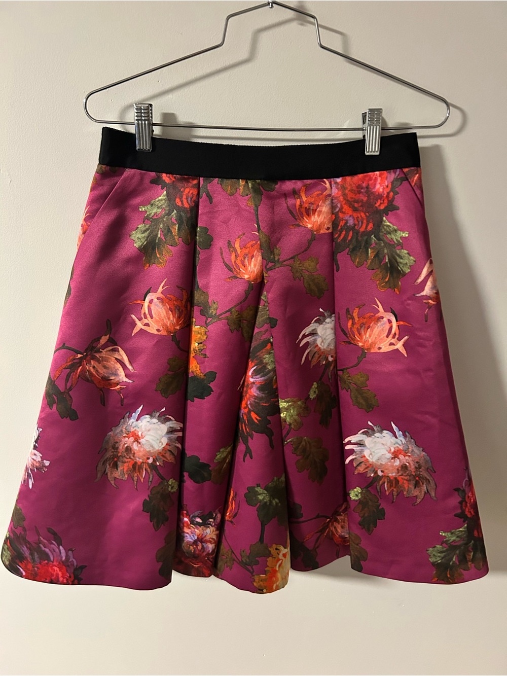 NWT Ted Baker London Floral Pleated Skirt - Size 2 (US 6) Magenta Blooms